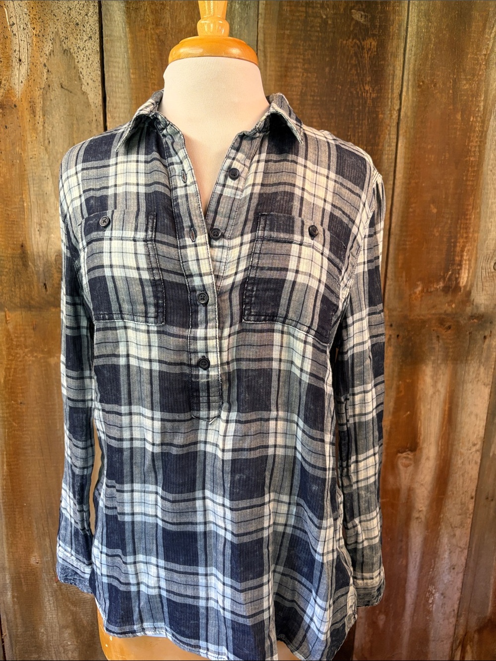 Beach Lunch Lounge navy blue , and white plaid popover shirt XS 100% Cotton